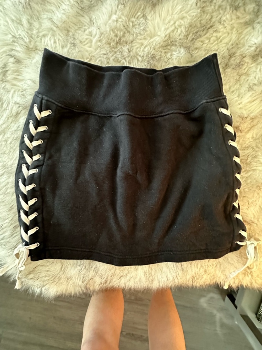 GOOD AMERICAN Black Lace-Up Mini Skirt - Women's Casual Stretch SIZE 4 EUC
